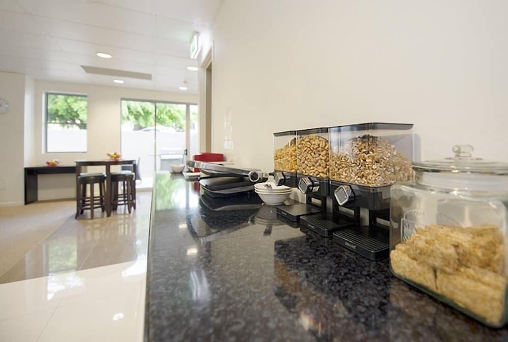 Gladstone City Central Apartment Hotel Official Buitenkant foto